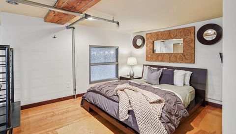 801 Washington Avenue N