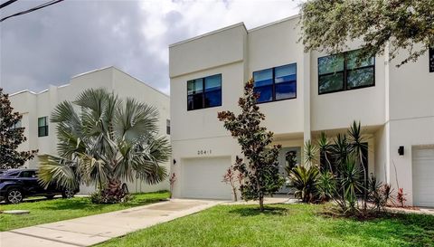 204 N MANHATTAN AVENUE