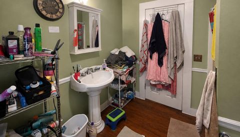 162 Brookfield-Lenox Rd