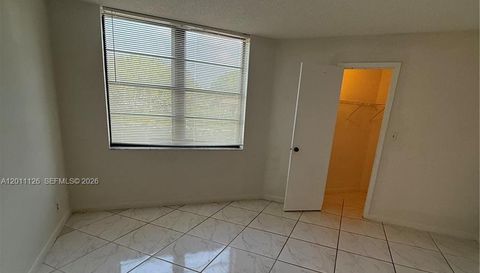 210 Lake Pointe Dr