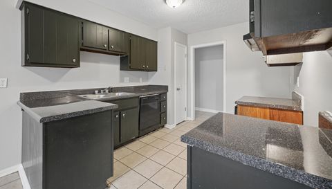 4328 W Hunters Glen St