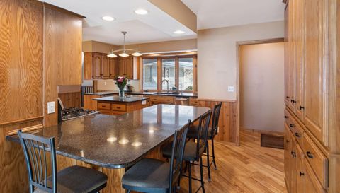 5833 Creek Valley Rd