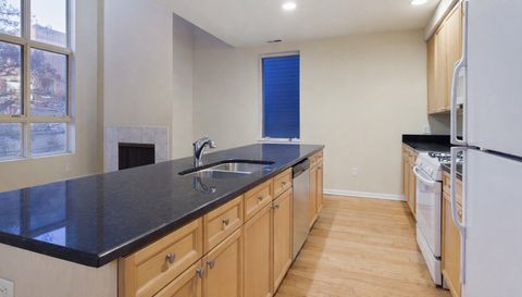 1412 W Diversey Parkway