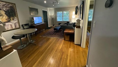 1803 White Oak Hollow NE