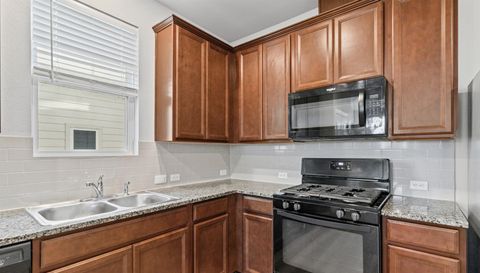 7116 Silver Star LN