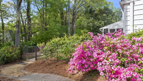 314 Lamplighter Ln SE