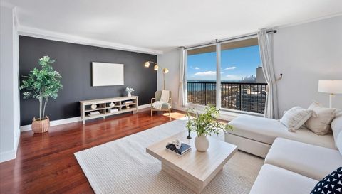 5855 N SHERIDAN Road