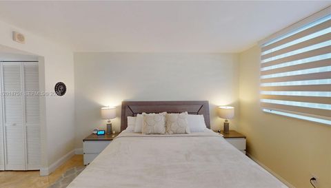 345 Ocean Dr