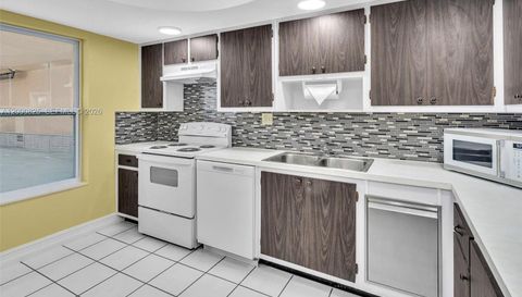 19174 Bobolink Dr