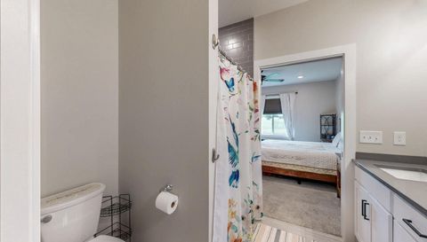 698 Shardlow Place NE