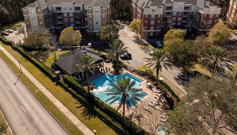 4480 Deerwood Lake