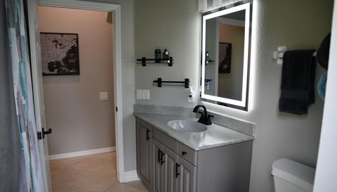 1884 Coconut Palm Cir