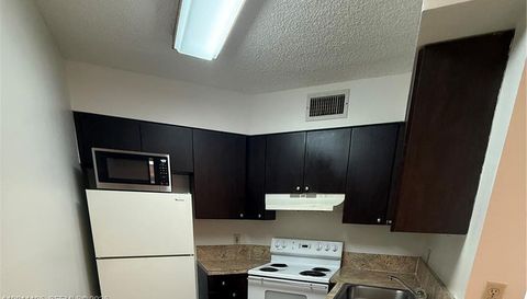 210 Lake Pointe Dr