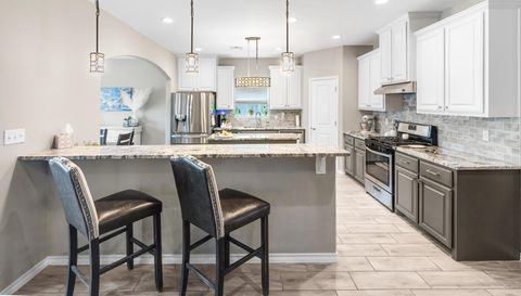 3913 Woodhouse LN