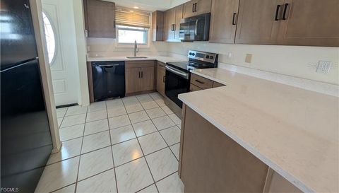 707 SW 3RD COURT