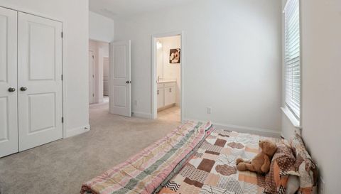 3305 Stock Saddle Pl