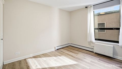 3900 N Pine Grove Avenue