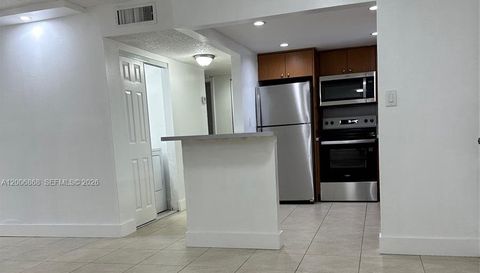 9357 Fontainebleau Blvd