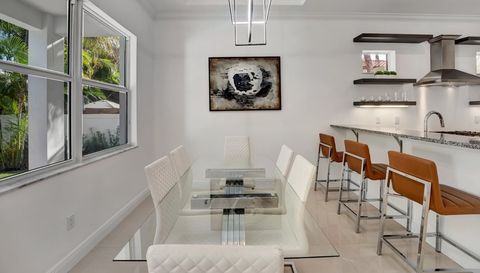 500 Ne Wavecrest Way