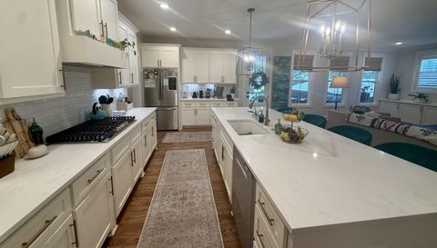 17 Pinehurst Dr