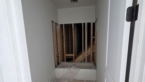 7048 Nichols Cove Dr