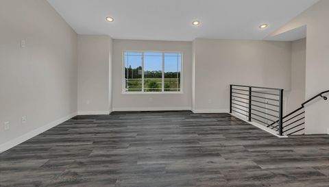 1013 26th Street Loop N