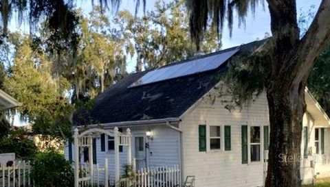 305 LAKESIDE AVENUE