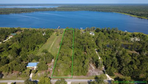 306 Lakeshore Dr