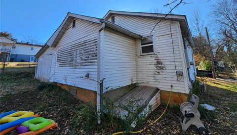 905 East Washing Street