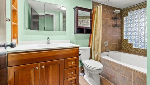 913 W Van Buren Street