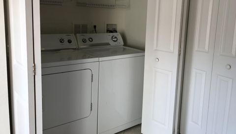 141 E Thatch Palm Cir