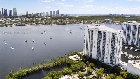 17301 Biscayne Blvd
