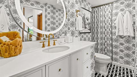 455 Australian Avenue