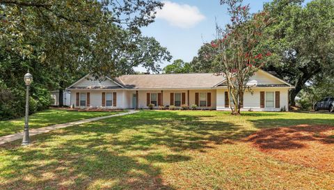 2932 Squire Ln