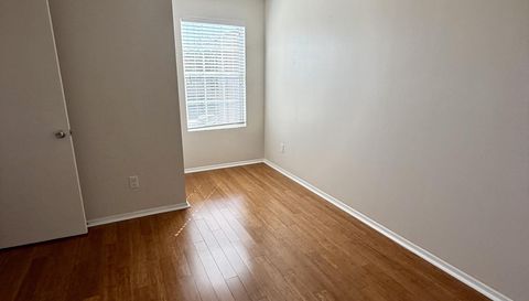 5922 Bartram Village Dr