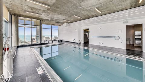 600 N Fairbanks Court