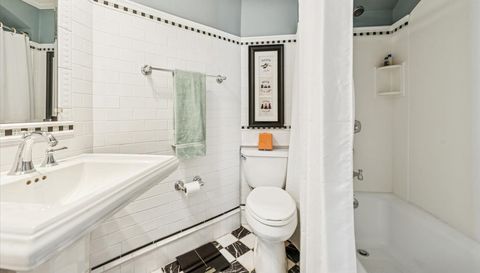 5555 N Sheridan Road