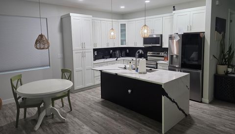 1259 Kaayan St