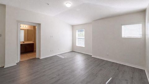 15342 OAK APPLE COURT