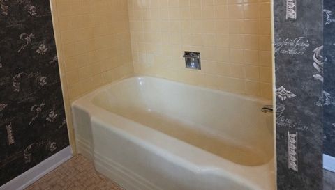 8 N Greenwood Avenue