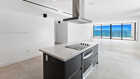 1930 Bay Dr Second Level Un