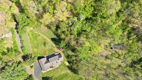 29 Small Mountain Dr