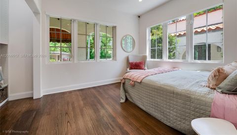720 Minorca Ave