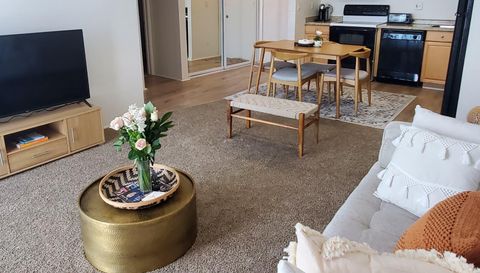 3050 Rue Dorleans 370