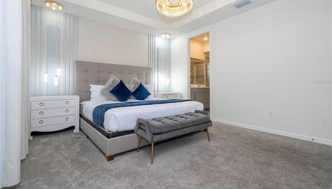 1692 TROPICAL PALMS CIRCLE