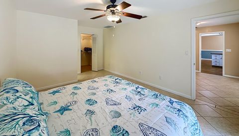 3944 NW 40th Ct