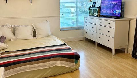 960 Bayberry Point Dr