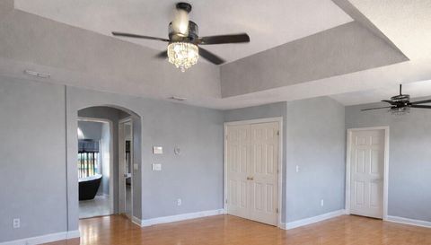7823 Shane Ct