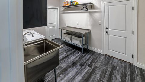 2127 Oakwood Holw