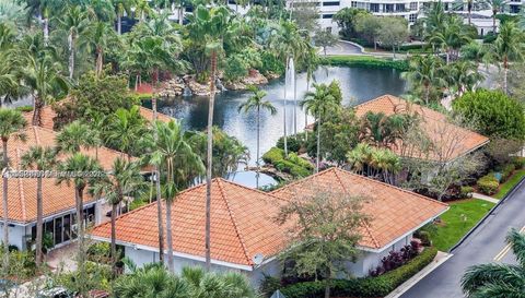 3500 Mystic Pointe Dr